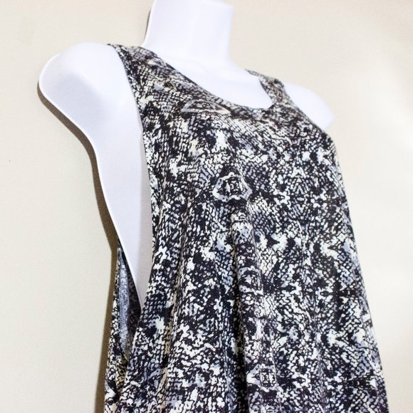 Snakeskin Tank Top - 2/$20 - Gray animal print EUC - Picture 3 of 8